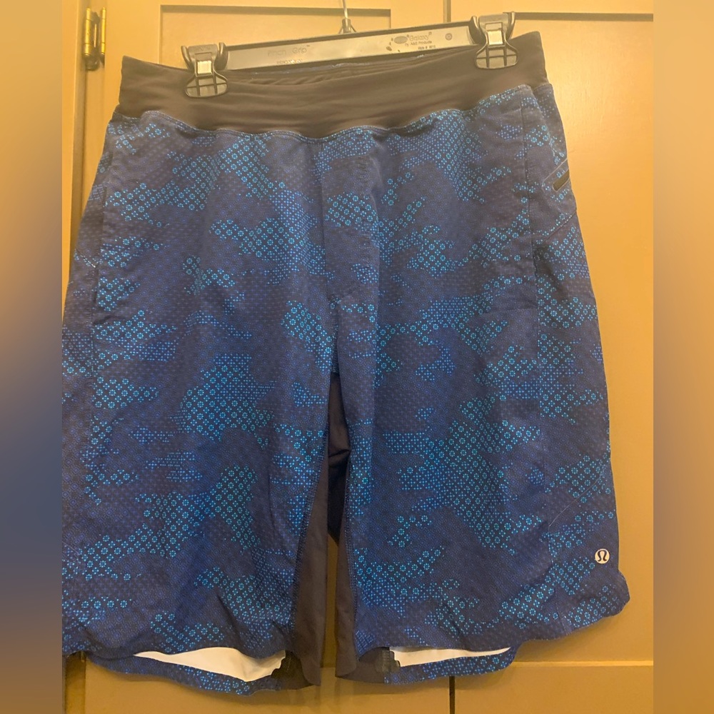 Men’s Lululemon shorts. size Medium